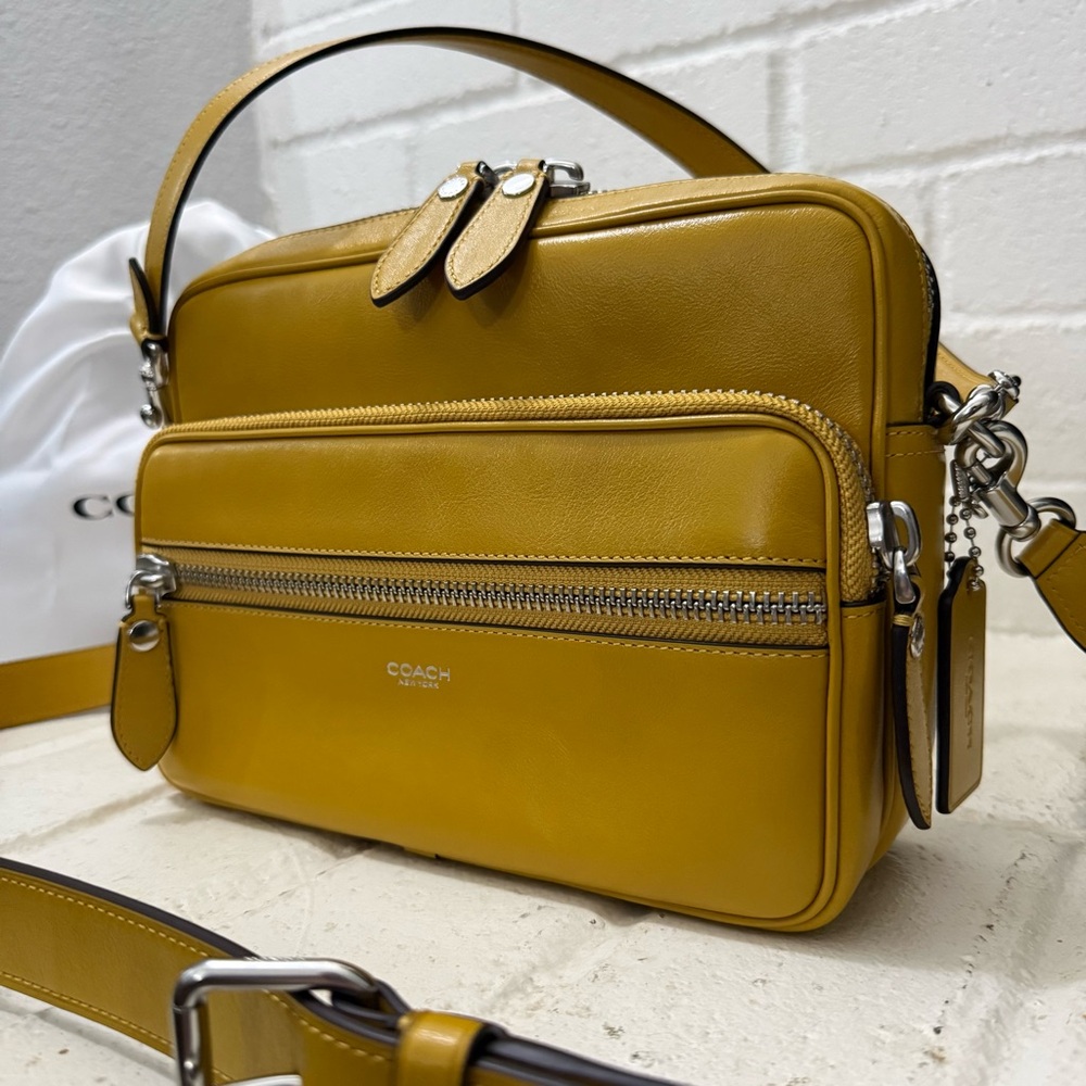 Coach Dakota Crossbody - Honeycomb - Rare - 3 zips + 2 Leather Straps + Dust Bag